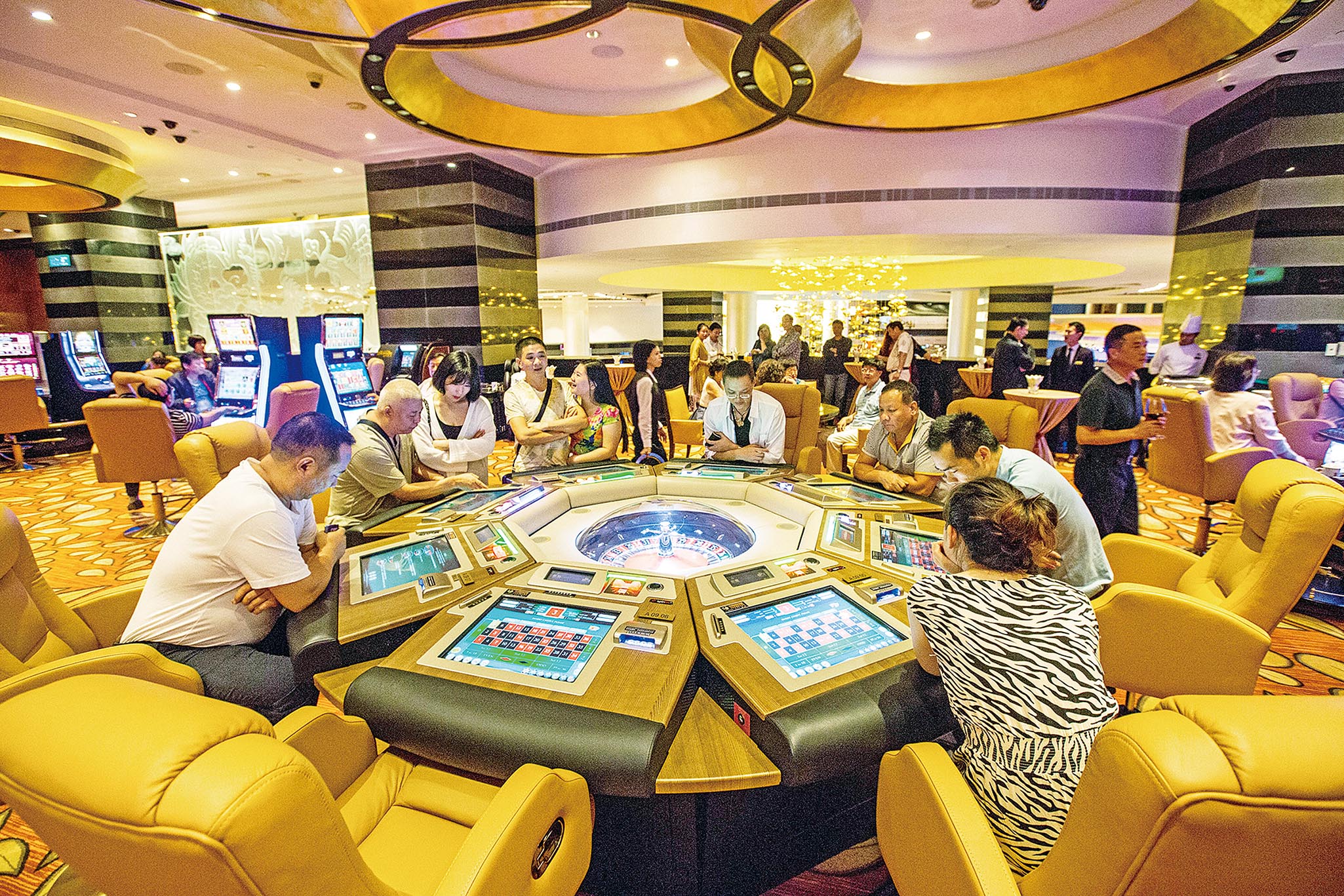 开元棋牌游戏真人对战玩法：刺激与挑战-免费彩金-白嫖彩金-白嫖网站大全