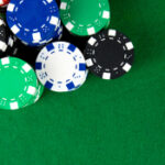 炸金花游戏如何合理运用加注和弃牌-免费彩金-白嫖彩金-白嫖网站大全